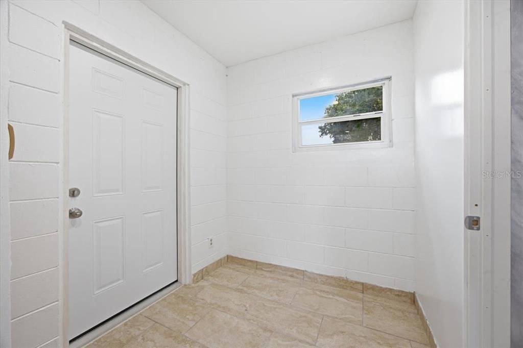 Activo con contrato: $450,000 (3 camas, 2 baños, 1380 Pies cuadrados)