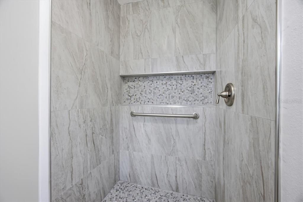 Activo con contrato: $450,000 (3 camas, 2 baños, 1380 Pies cuadrados)