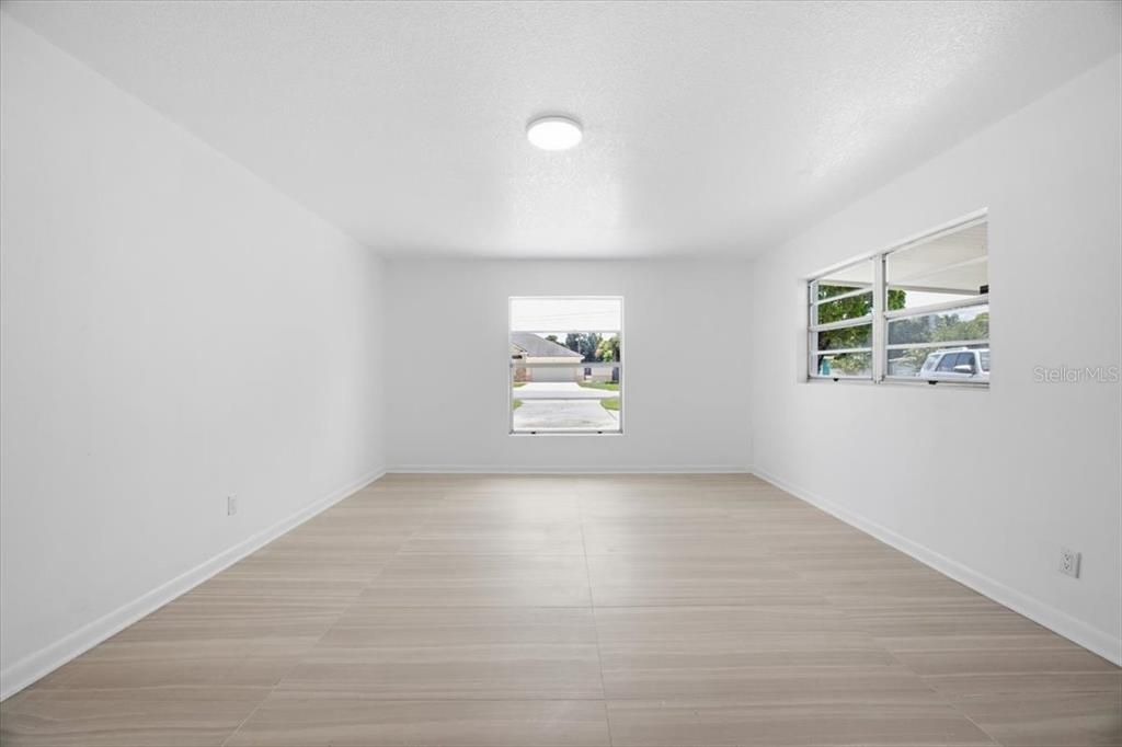 Activo con contrato: $450,000 (3 camas, 2 baños, 1380 Pies cuadrados)