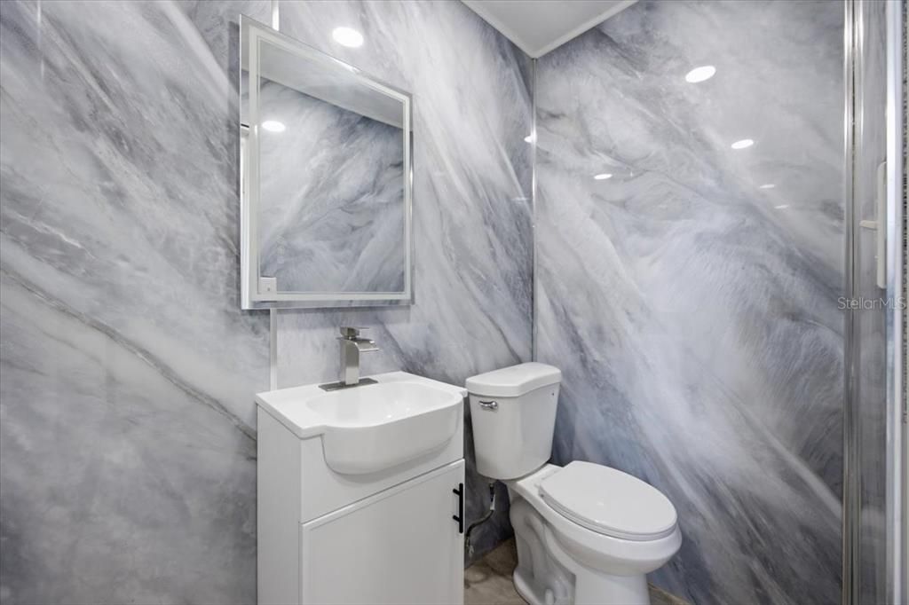 Activo con contrato: $450,000 (3 camas, 2 baños, 1380 Pies cuadrados)