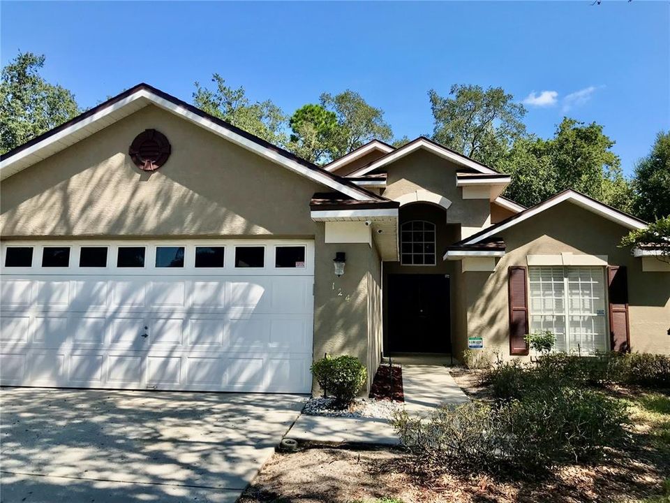 For Rent: $2,350 (3 beds, 2 baths, 1559 Square Feet)