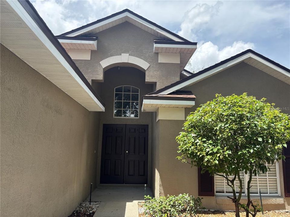 For Rent: $2,350 (3 beds, 2 baths, 1559 Square Feet)