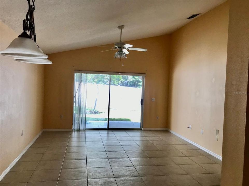 For Rent: $2,350 (3 beds, 2 baths, 1559 Square Feet)