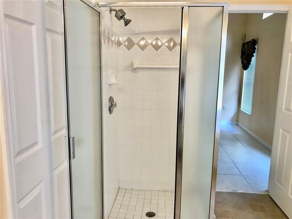 For Rent: $2,350 (3 beds, 2 baths, 1559 Square Feet)