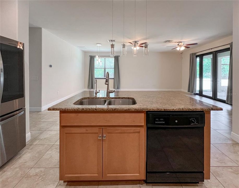 For Sale: $495,000 (4 beds, 3 baths, 2490 Square Feet)