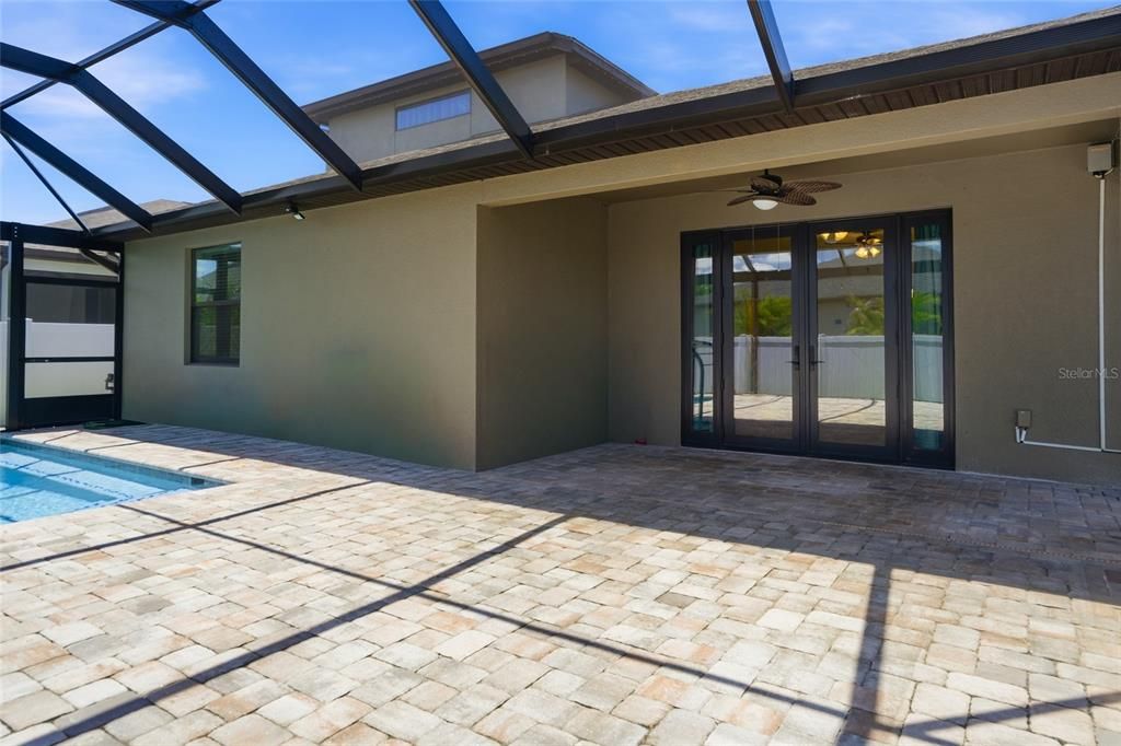 For Sale: $495,000 (4 beds, 3 baths, 2490 Square Feet)
