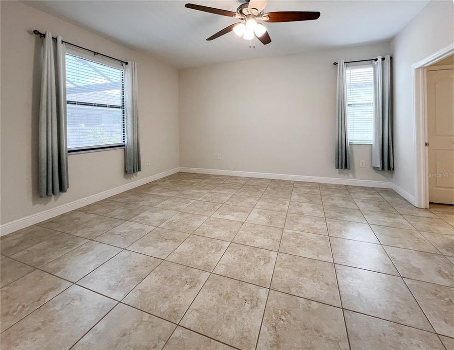 For Sale: $495,000 (4 beds, 3 baths, 2490 Square Feet)