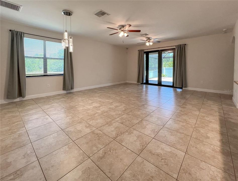 For Sale: $495,000 (4 beds, 3 baths, 2490 Square Feet)
