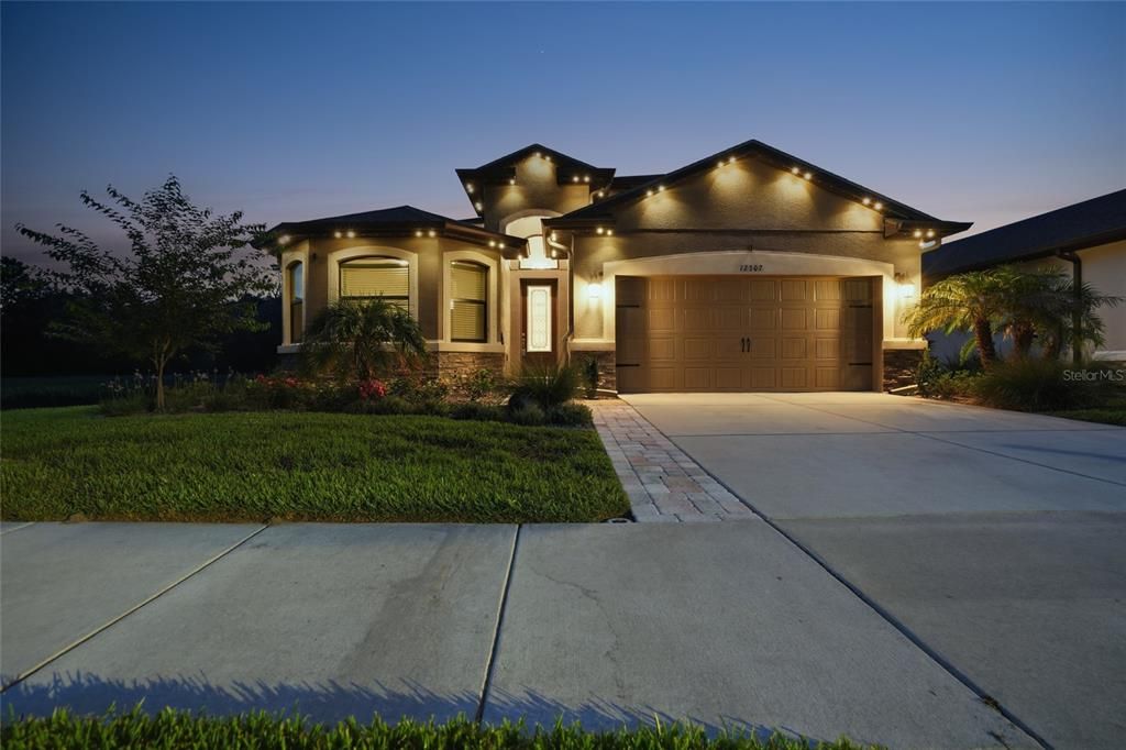 For Sale: $495,000 (4 beds, 3 baths, 2490 Square Feet)