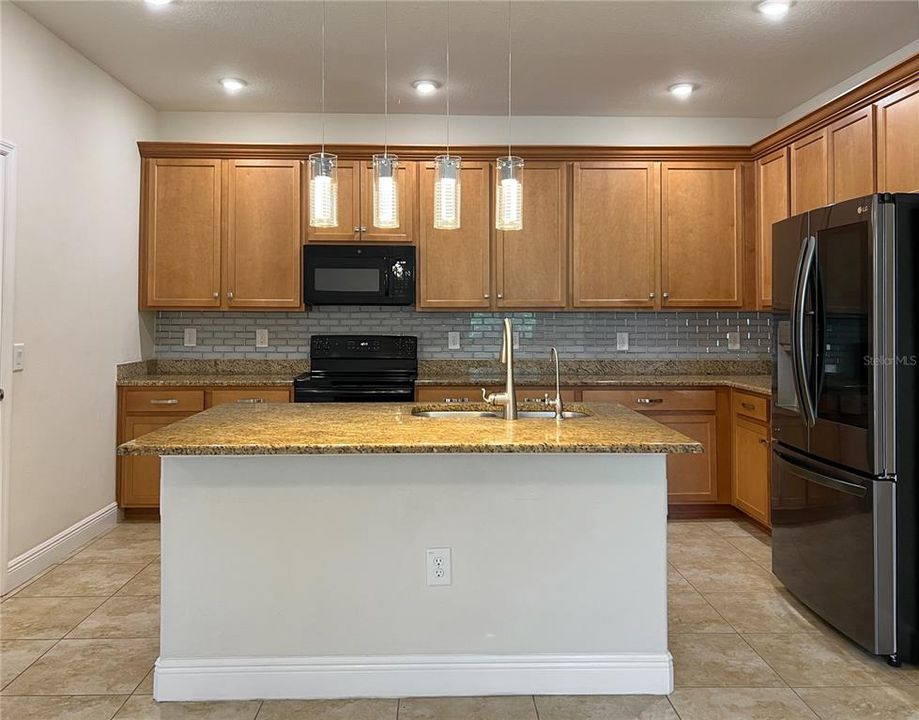 For Sale: $495,000 (4 beds, 3 baths, 2490 Square Feet)