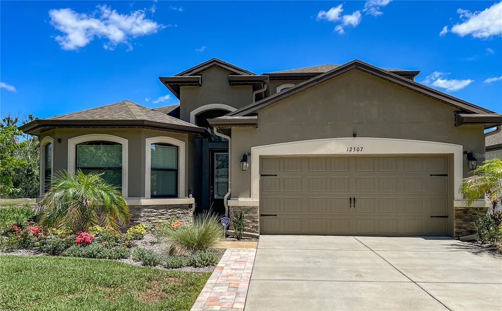 For Sale: $495,000 (4 beds, 3 baths, 2490 Square Feet)