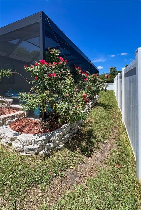 For Sale: $495,000 (4 beds, 3 baths, 2490 Square Feet)