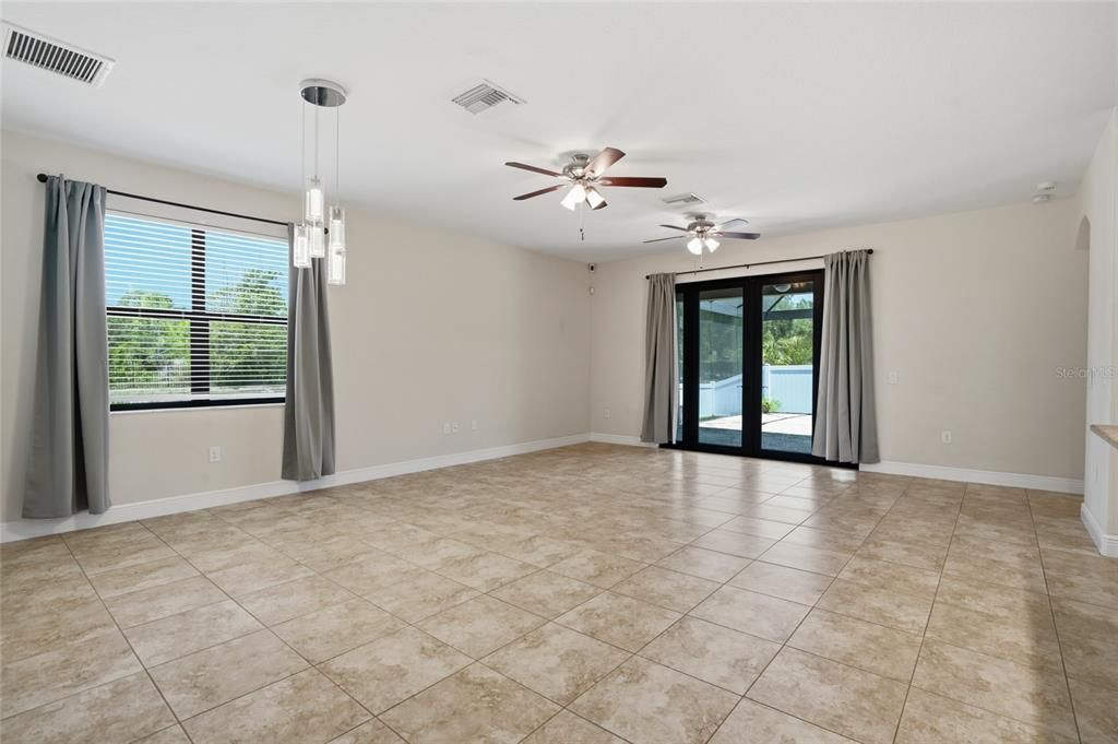 For Sale: $495,000 (4 beds, 3 baths, 2490 Square Feet)