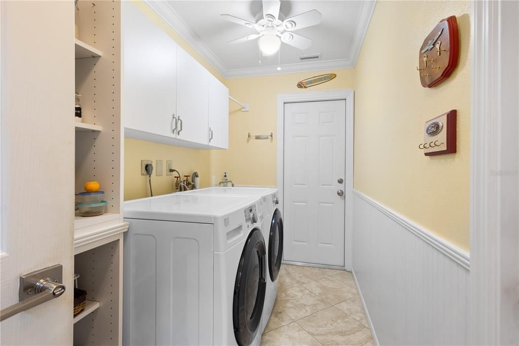 For Sale: $550,000 (3 beds, 2 baths, 2025 Square Feet)