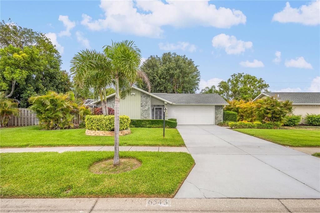 For Sale: $550,000 (3 beds, 2 baths, 2025 Square Feet)