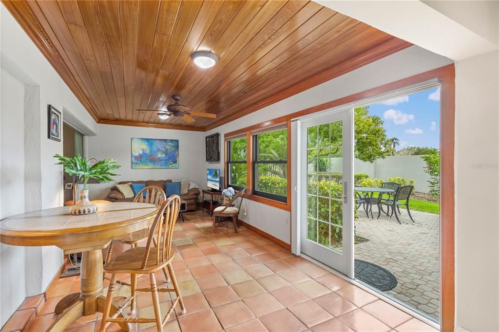 For Sale: $550,000 (3 beds, 2 baths, 2025 Square Feet)