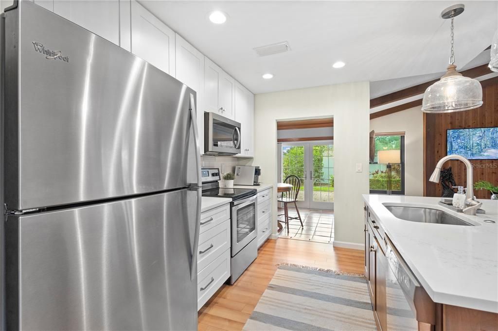 For Sale: $550,000 (3 beds, 2 baths, 2025 Square Feet)