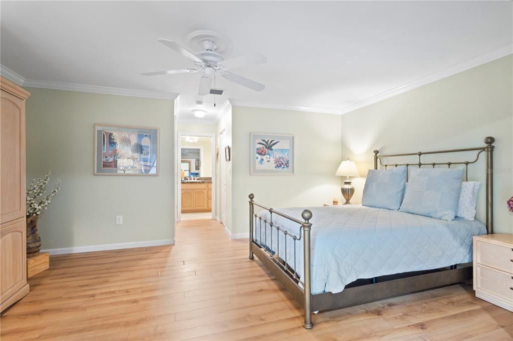 For Sale: $550,000 (3 beds, 2 baths, 2025 Square Feet)