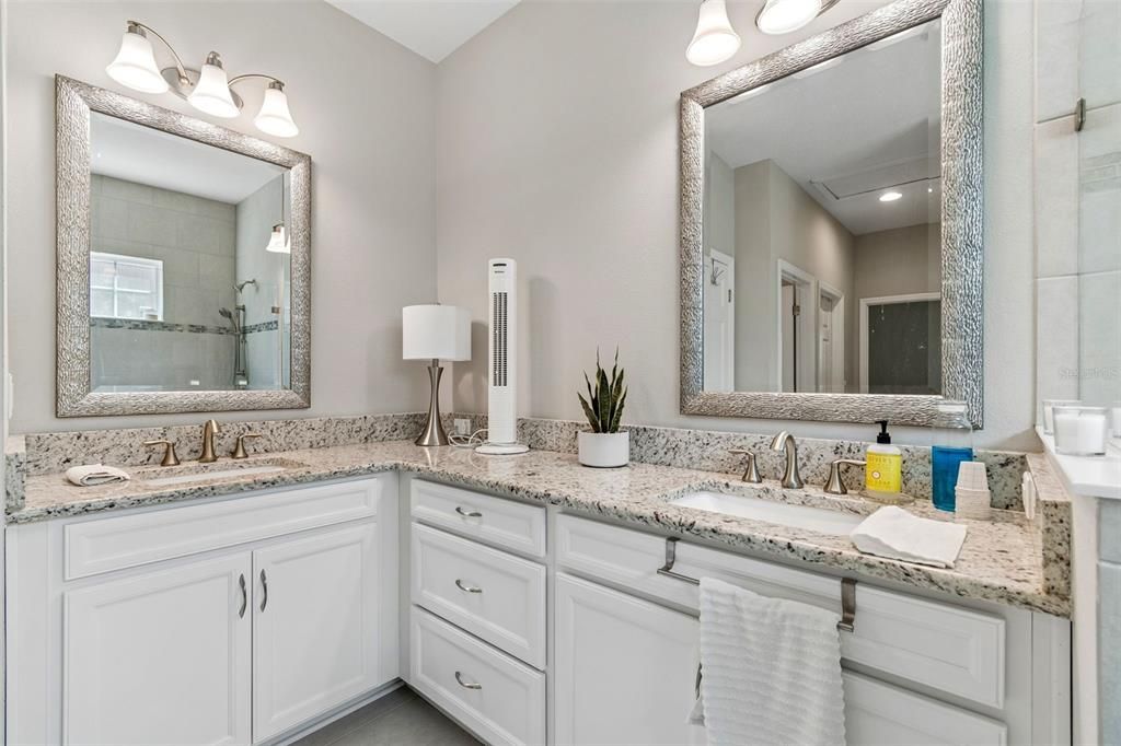 For Sale: $600,000 (4 beds, 3 baths, 2572 Square Feet)