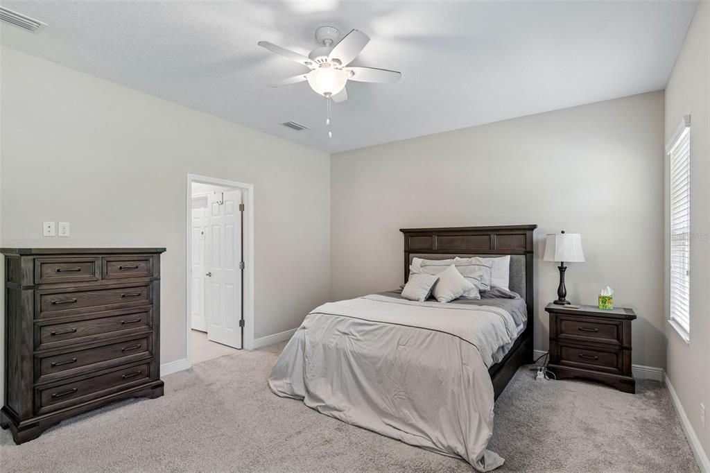 For Sale: $600,000 (4 beds, 3 baths, 2572 Square Feet)