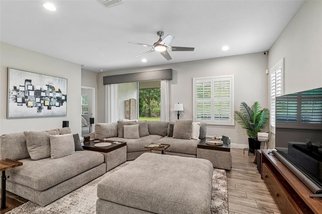 For Sale: $600,000 (4 beds, 3 baths, 2572 Square Feet)