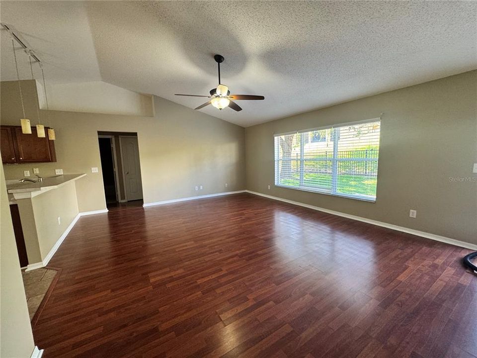 For Rent: $2,100 (3 beds, 2 baths, 1536 Square Feet)