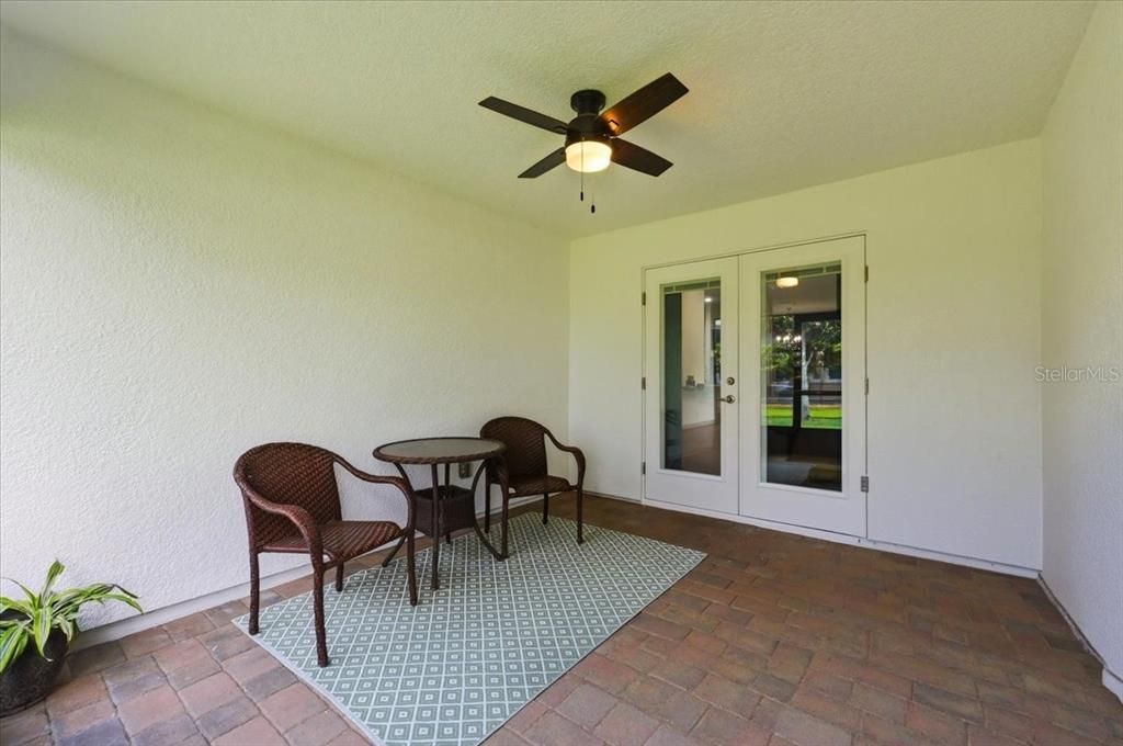 : $475,000 (4 beds, 3 baths, 2204 Square Feet)