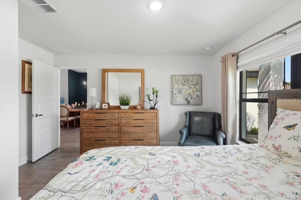 : $475,000 (4 beds, 3 baths, 2204 Square Feet)