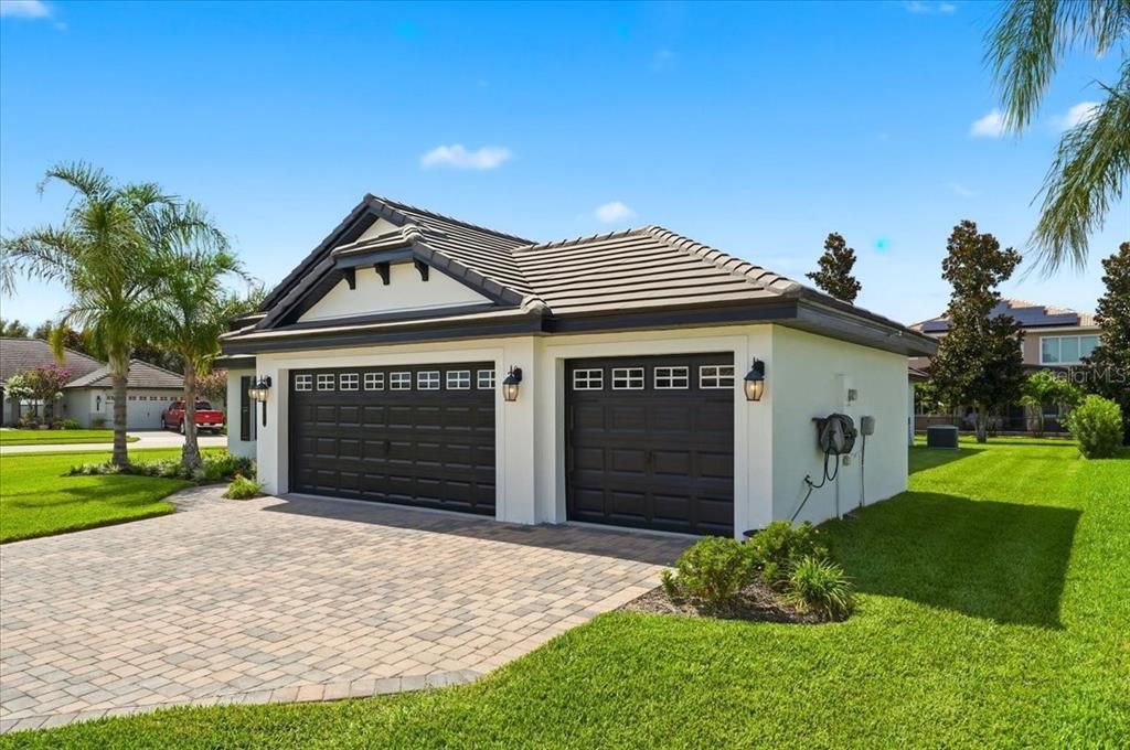: $475,000 (4 beds, 3 baths, 2204 Square Feet)