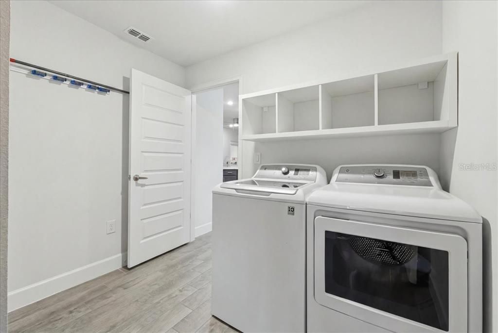 : $475,000 (4 beds, 3 baths, 2204 Square Feet)