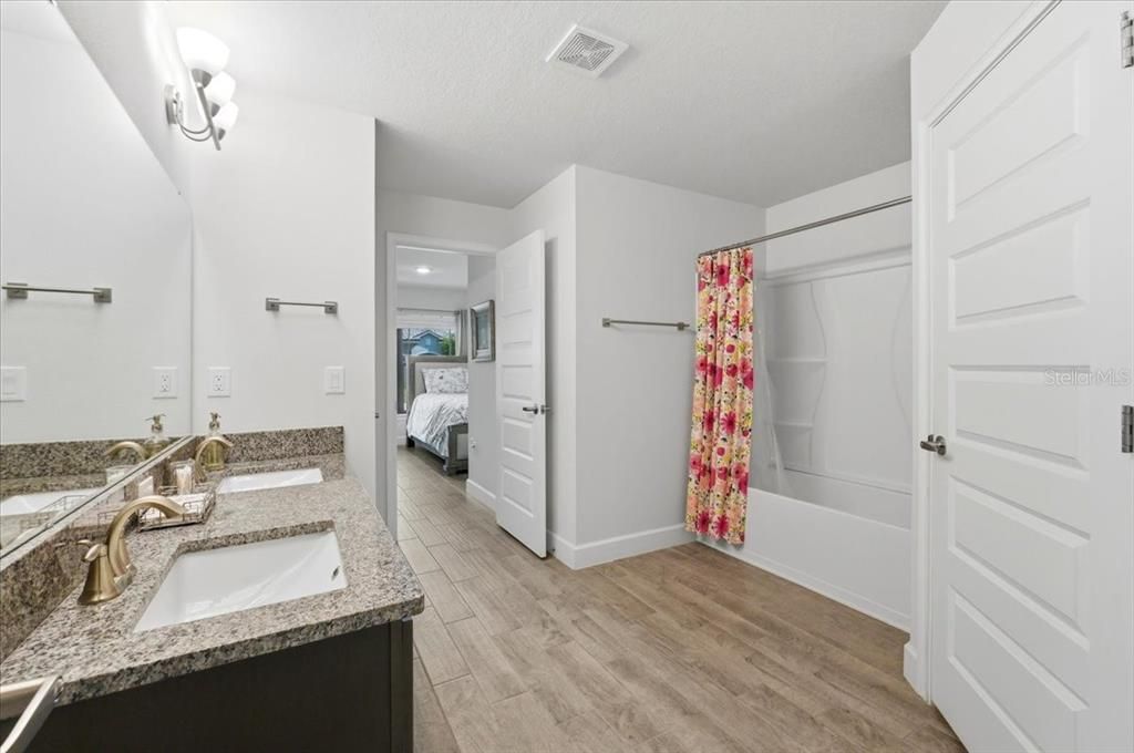 : $475,000 (4 beds, 3 baths, 2204 Square Feet)