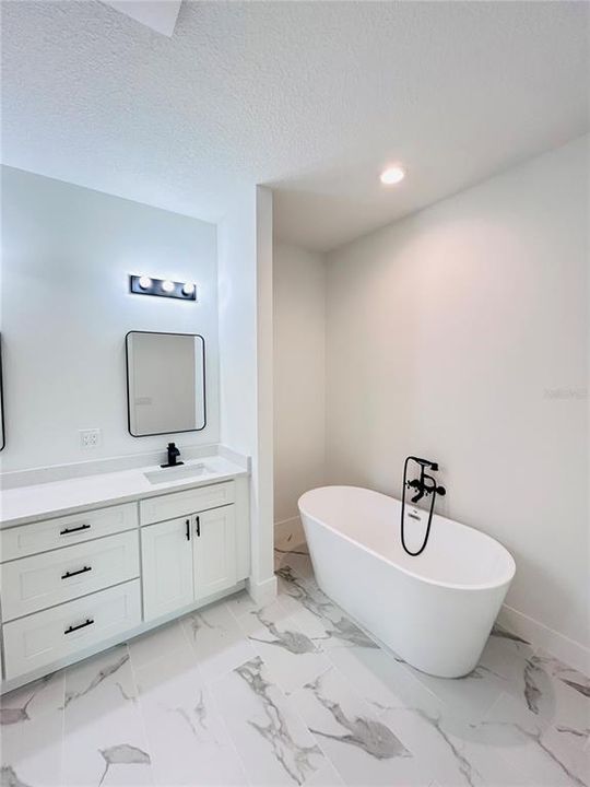 For Sale: $419,990 (3 beds, 3 baths, 1968 Square Feet)