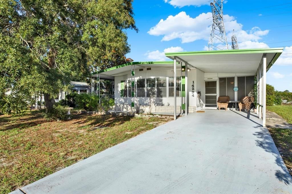 For Sale: $129,000 (2 beds, 2 baths, 912 Square Feet)
