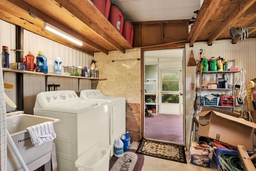 For Sale: $129,000 (2 beds, 2 baths, 912 Square Feet)