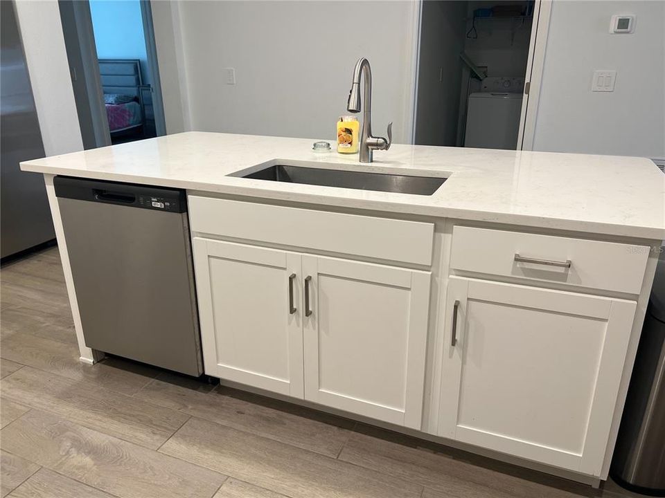 For Sale: $269,900 (2 beds, 2 baths, 1405 Square Feet)