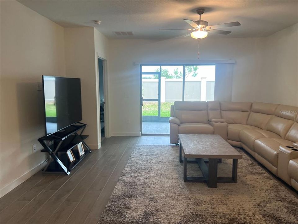For Sale: $269,900 (2 beds, 2 baths, 1405 Square Feet)