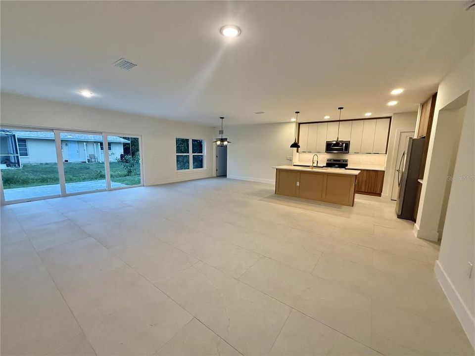 For Sale: $535,000 (4 beds, 2 baths, 1947 Square Feet)