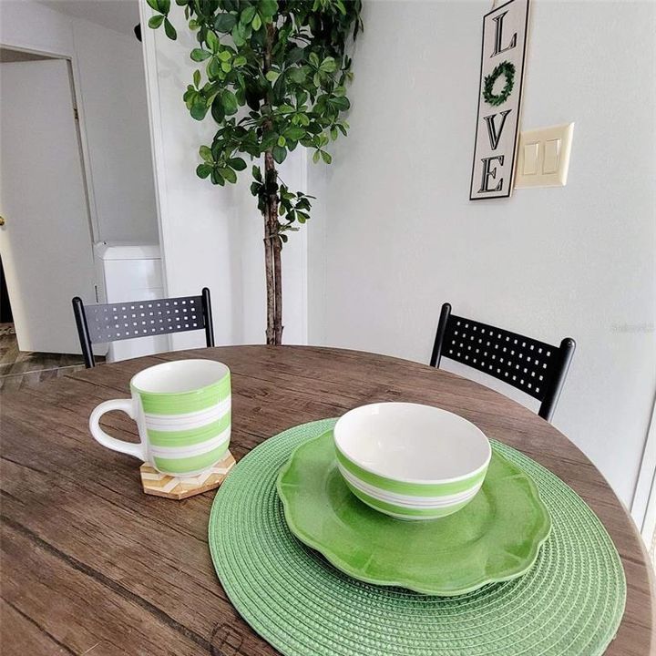 For Sale: $625,000 (2 beds, 2 baths, 930 Square Feet)