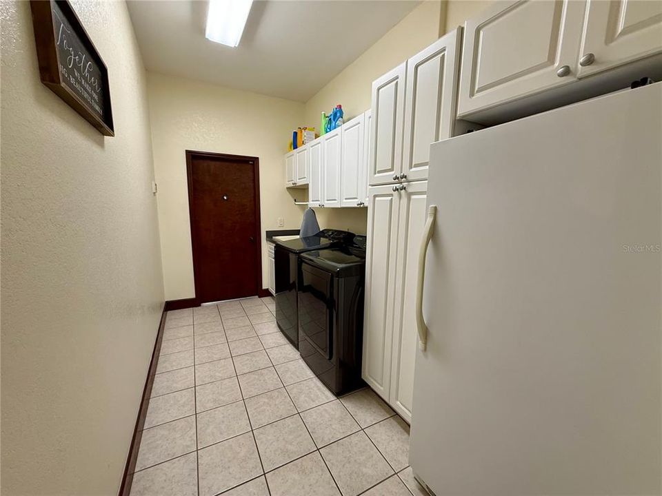 For Sale: $449,900 (3 beds, 2 baths, 2343 Square Feet)