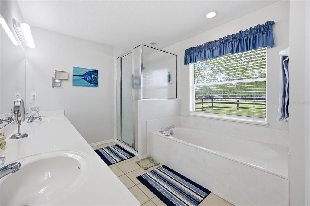 For Sale: $749,000 (3 beds, 2 baths, 1781 Square Feet)