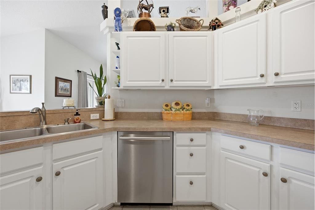 For Sale: $749,000 (3 beds, 2 baths, 1781 Square Feet)