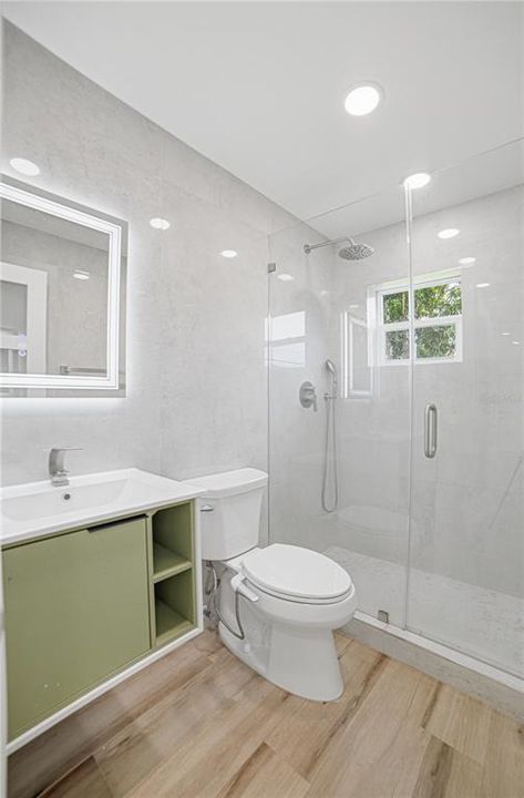 For Sale: $340,000 (2 beds, 1 baths, 900 Square Feet)