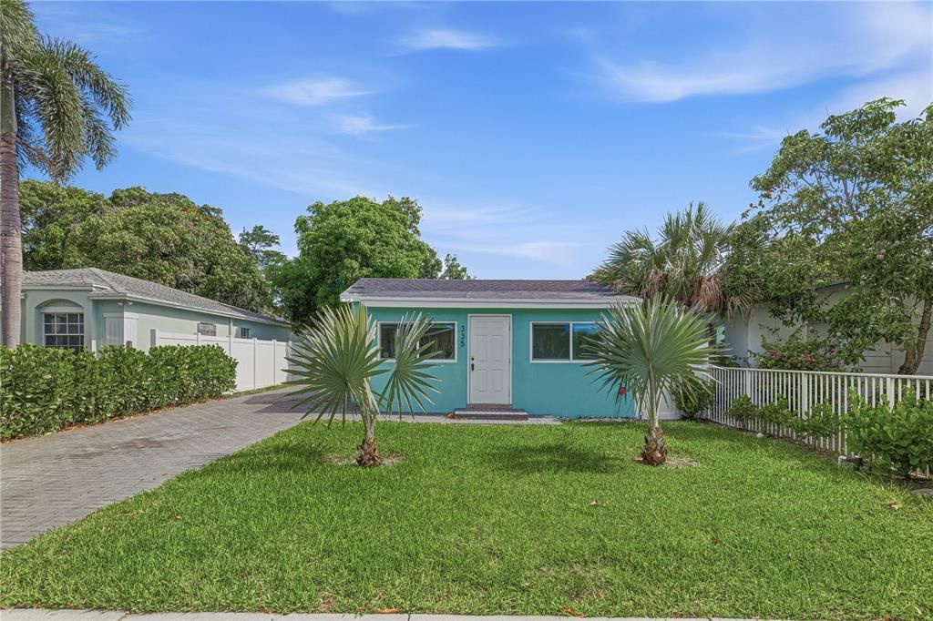 For Sale: $340,000 (2 beds, 1 baths, 900 Square Feet)