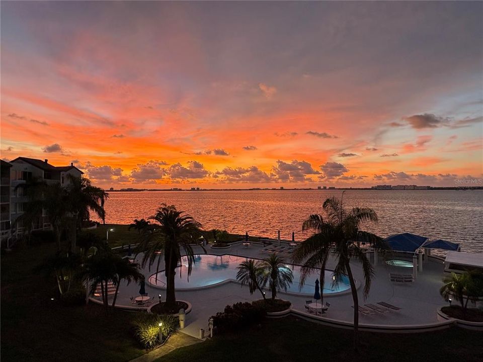 For Rent: $2,800 (2 beds, 2 baths, 1255 Square Feet)
