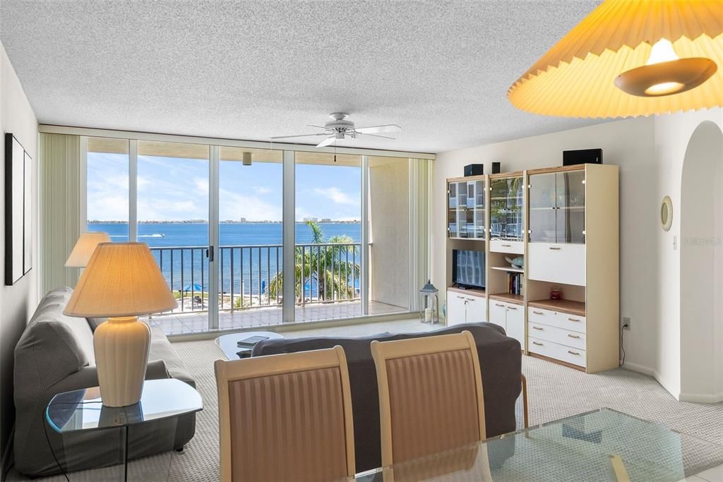 For Rent: $2,800 (2 beds, 2 baths, 1255 Square Feet)