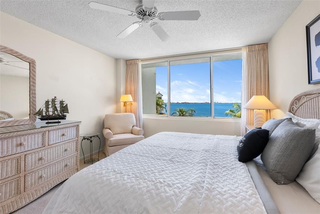For Rent: $2,800 (2 beds, 2 baths, 1255 Square Feet)
