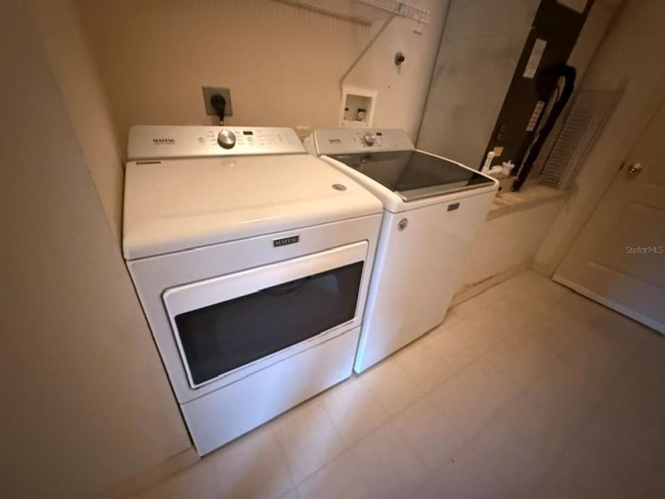 На продажу: $267,900 (3 спален, 2 ванн, 1392 Квадратных фут)