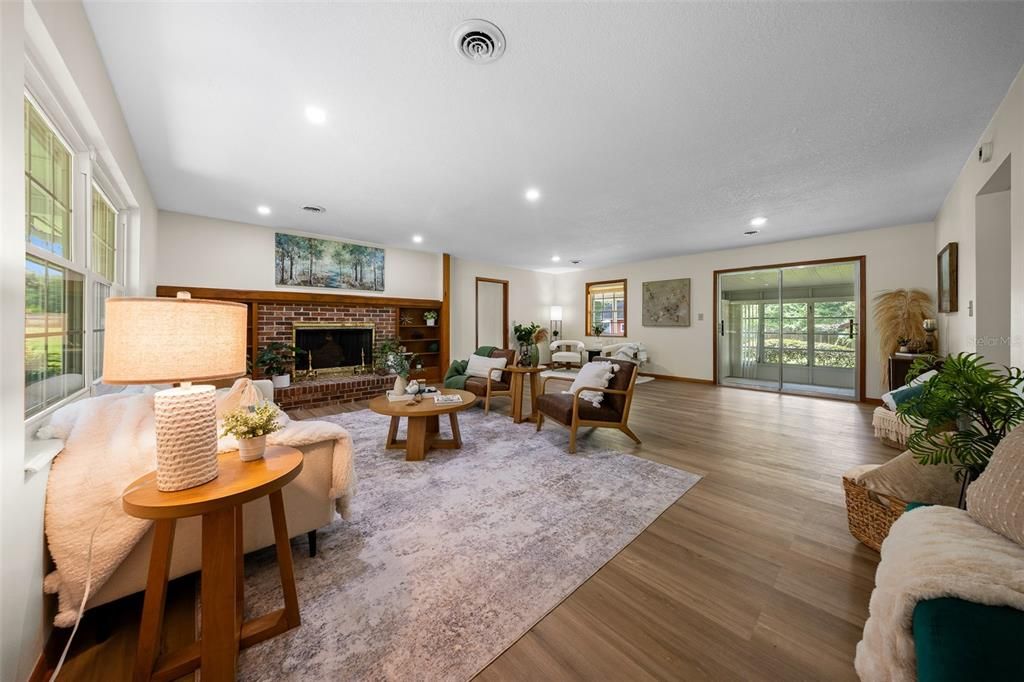 For Sale: $359,000 (3 beds, 2 baths, 1846 Square Feet)
