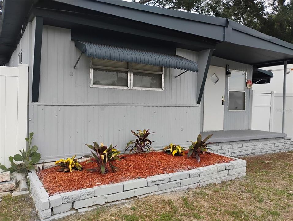 For Sale: $148,500 (3 beds, 2 baths, 850 Square Feet)