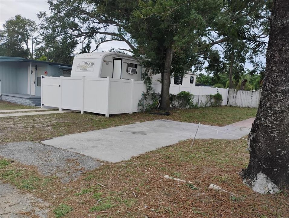 For Sale: $148,500 (3 beds, 2 baths, 850 Square Feet)
